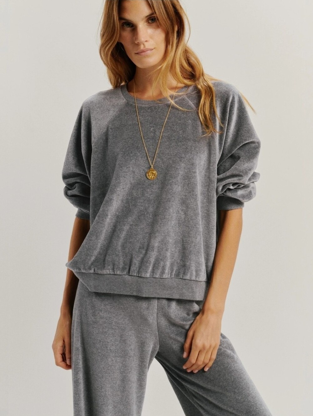 NWT Suzie Kondi Saba Raglan Heather Velour Charcoal Top